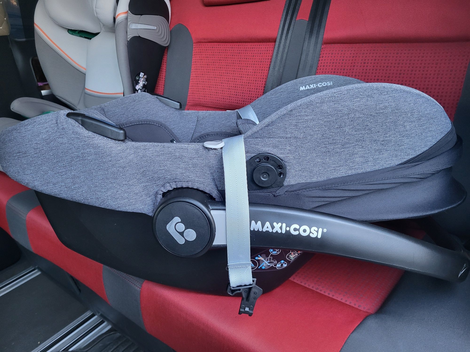 Столче/кошче за кола Maxi Cosi CabrioFix i-Size Grey