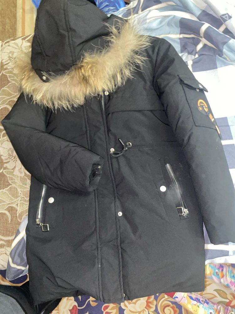 Продам зимнюю модную куртку