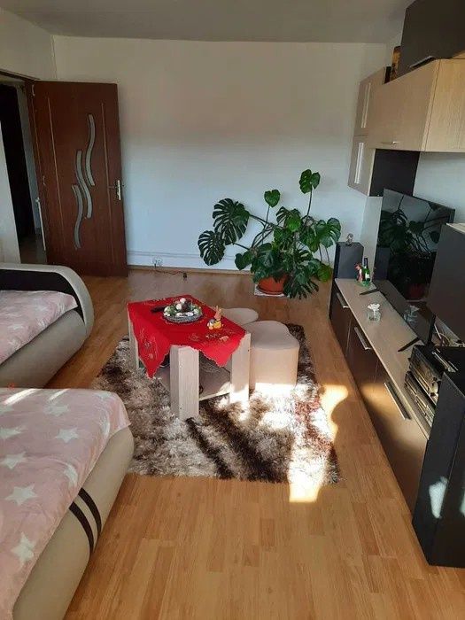 Apartament de vânzare ,3 camere .