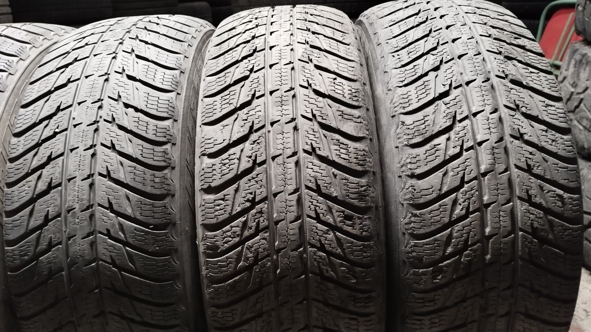 Nokian 215/65/16
