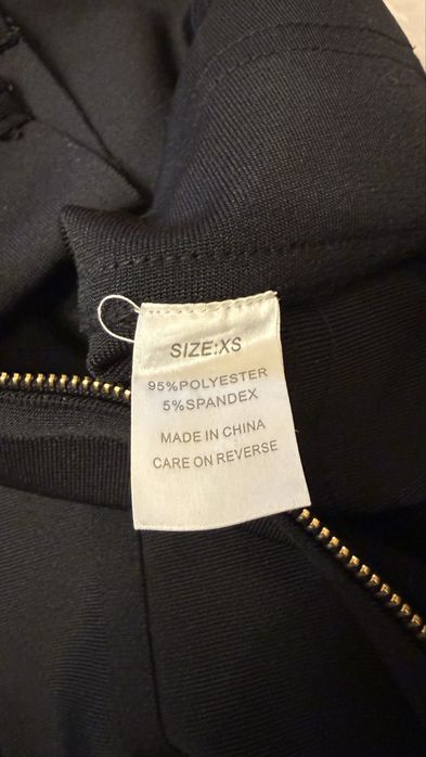 Rochie neagra de cocktail