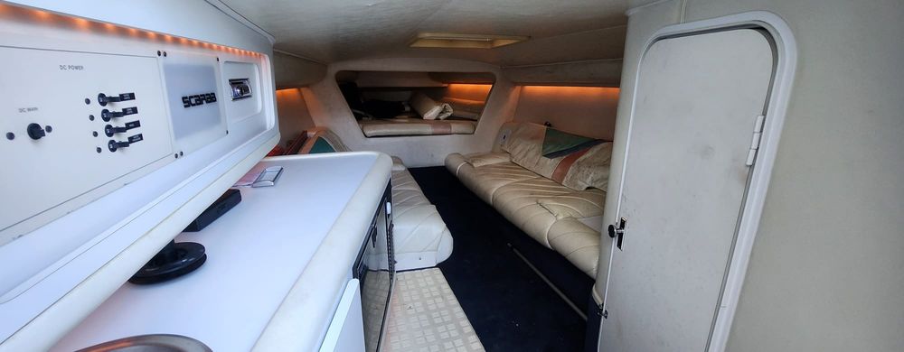 Vând barca Cigarette Scarab 34