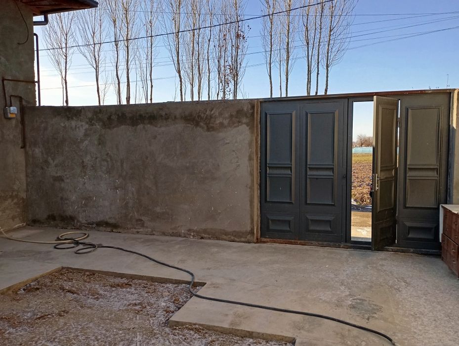 Уй сотилади. 2.4 сотих