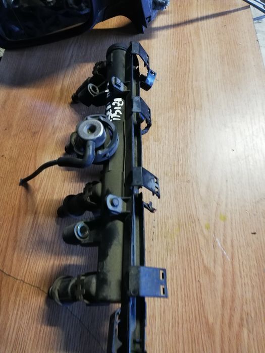 rampă cu injectoare seat ibiza motor 1,4 b, vw golf 4, skoda fabia 1