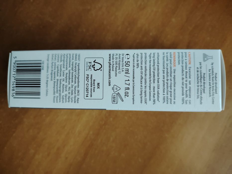 Cremă cu protecție solară 50+