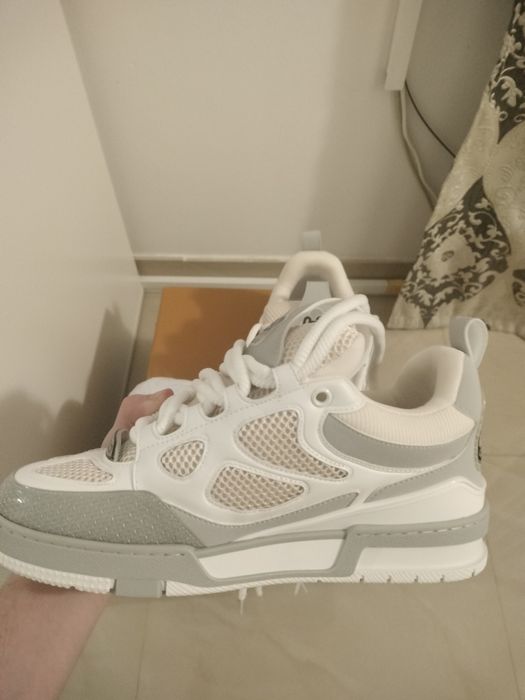 LV skate alb și gri