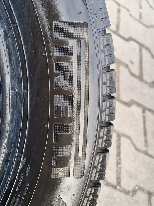 205 60 16 Pirelli 2бр.