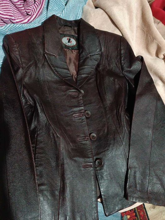 Продается кожаный пиджак, джинсовая куртка