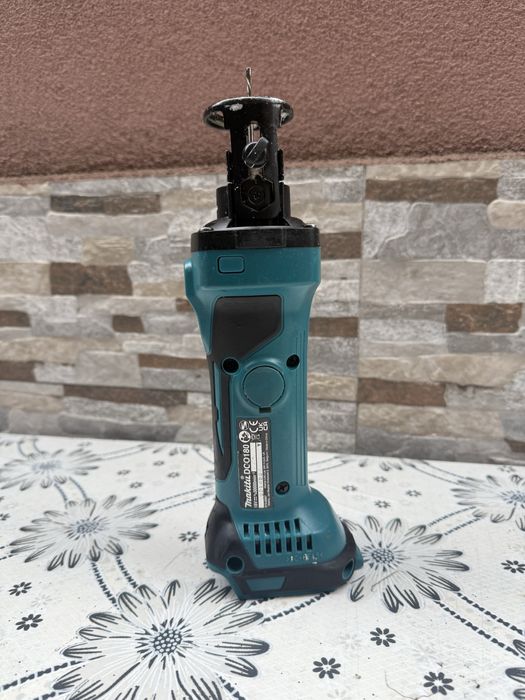 Акумулаторна фреза за гипскартон Makita DCO180Z SOLO /18 V,