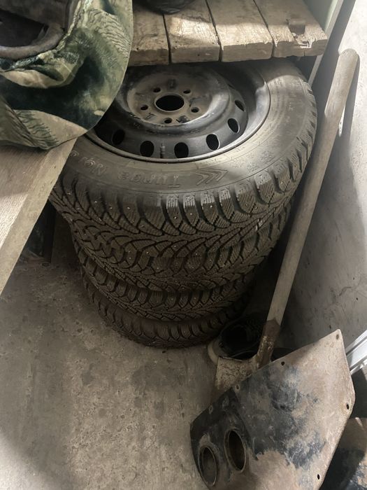 Колесо зимняя R15продам в хорошем сост