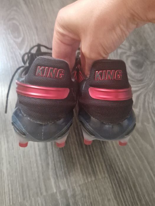 Ghete fotbal Puma King Ultimate