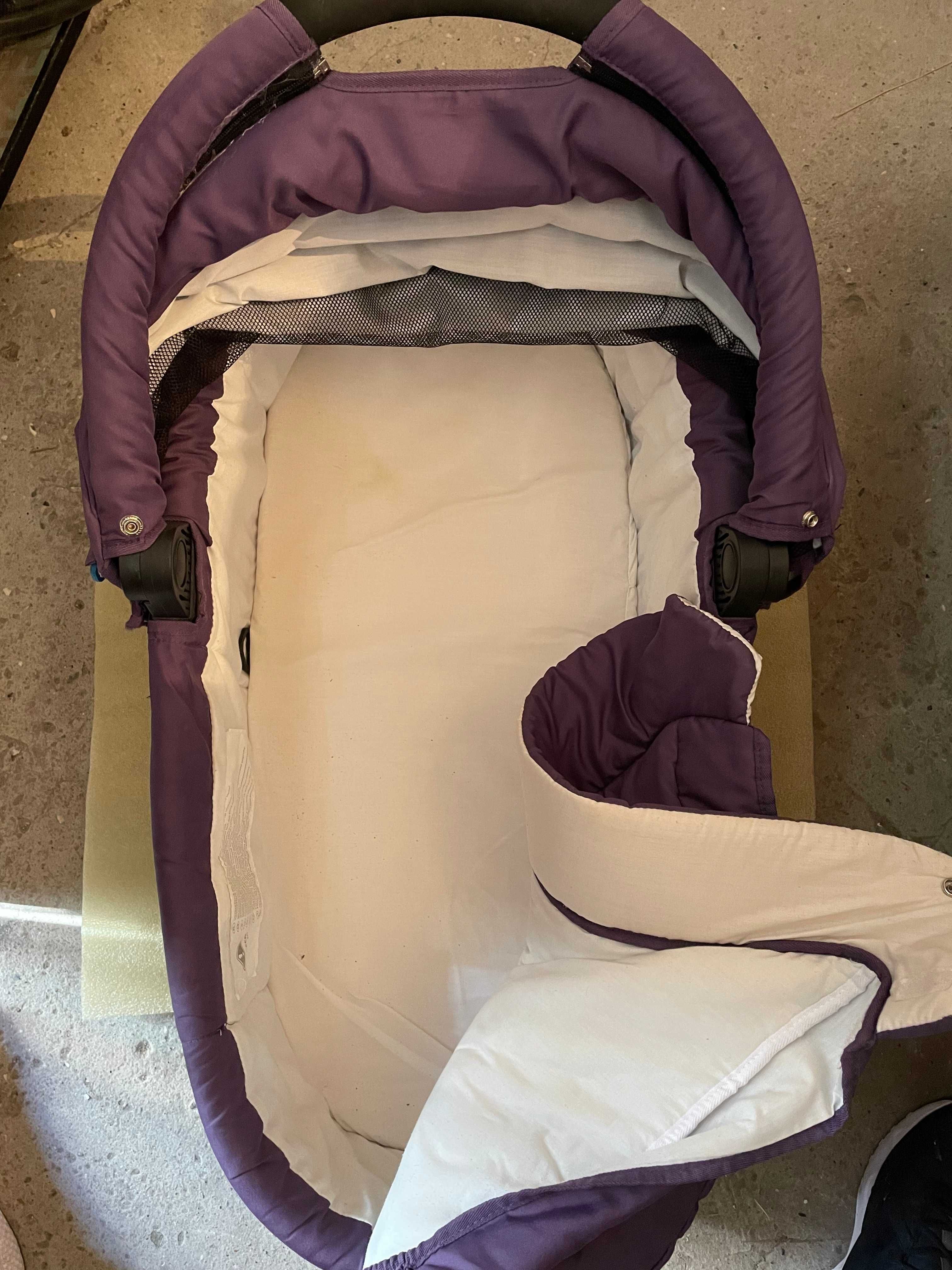 Бебешка количка Baby Design и стол за кола