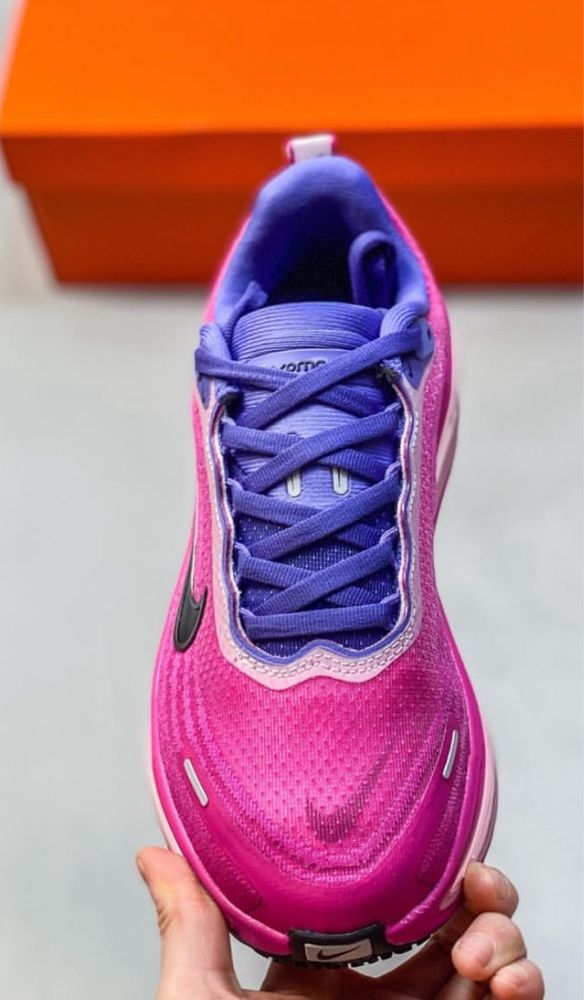 Нови дамски маратонки Nike Vomero plus pink