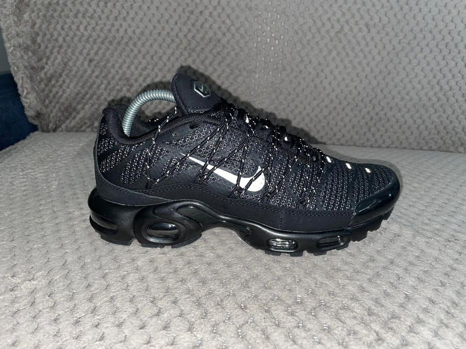 Adidas NIKE Air Max Plus Utility nr 42