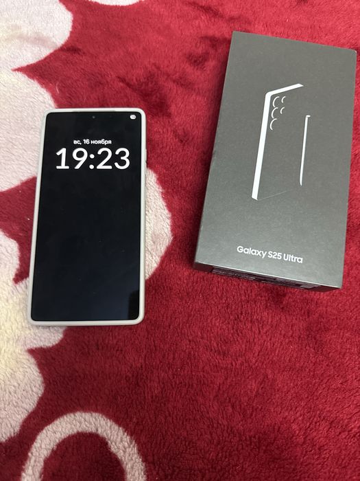 Самсунг S 25 Ultra на гарантии