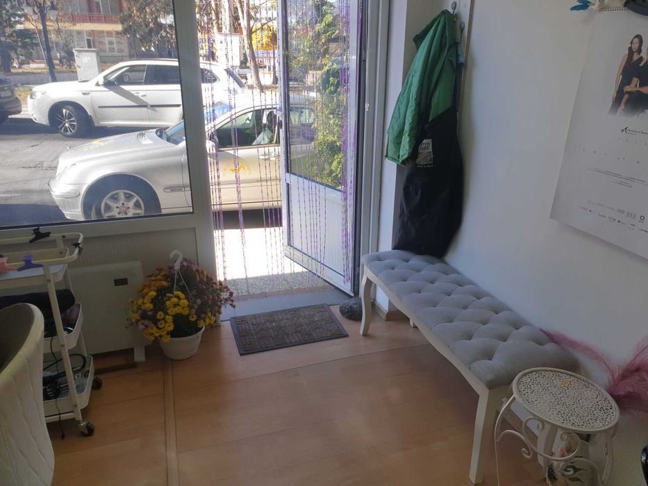 Дава се под наем  в Самоков -  кв.м за 178.5 € - Снимка #3