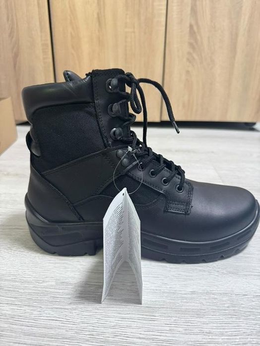 Полицейски кубинки и боти