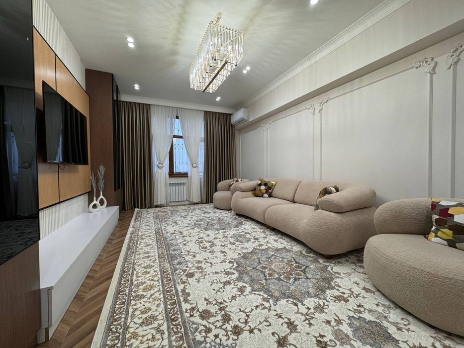 Ул, Тараса Шевченко! Добротная 4х комнатная квартира в самом центре!