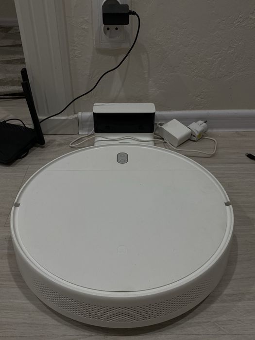 Робот пылесос.