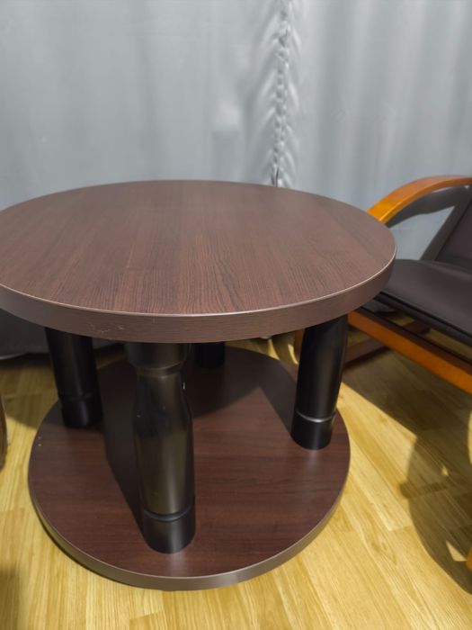 Masa din lemn in stare foarte buna