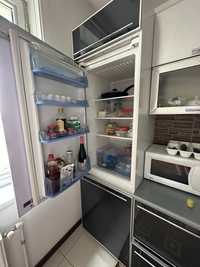 Встроенный холодильник