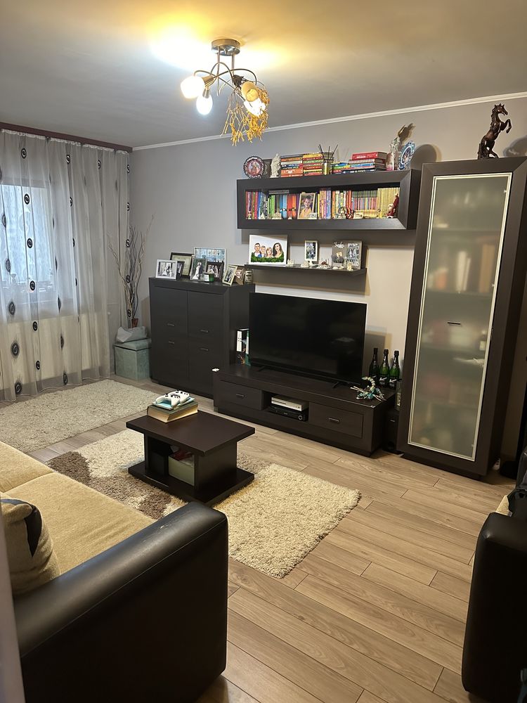 Apartament 3 camere A-uri, Ostroveni