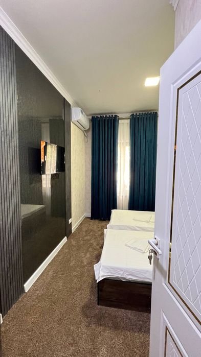 Yakkasaroy US MOON HOTEL