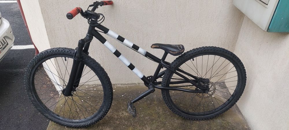 Bicicleta Eastern Bike dirt cu roti de 26