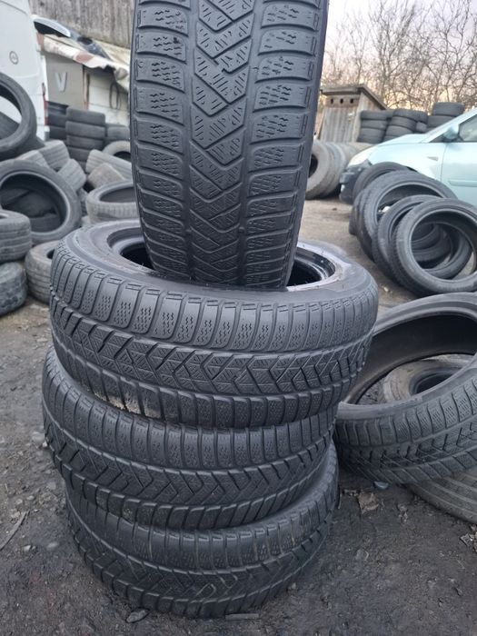 Vand 1 sau 2 sau 4 anvelope 225 55 16 pireli de iarna