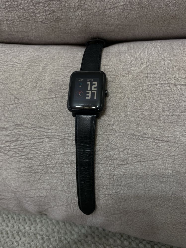 Часы Amazfit Bip s Lite