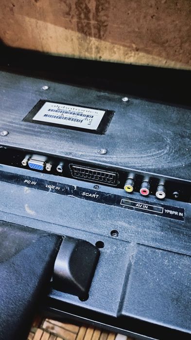 Телевизор 22 инча