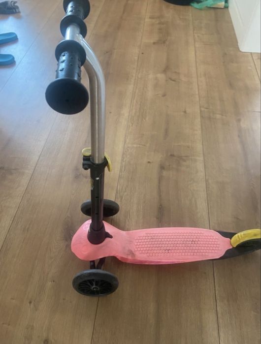Trotineta copii - roz