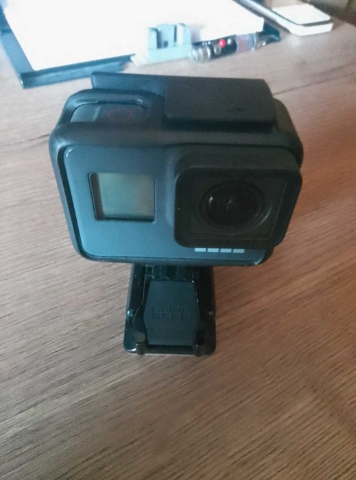 Продавам GoPro Black 7