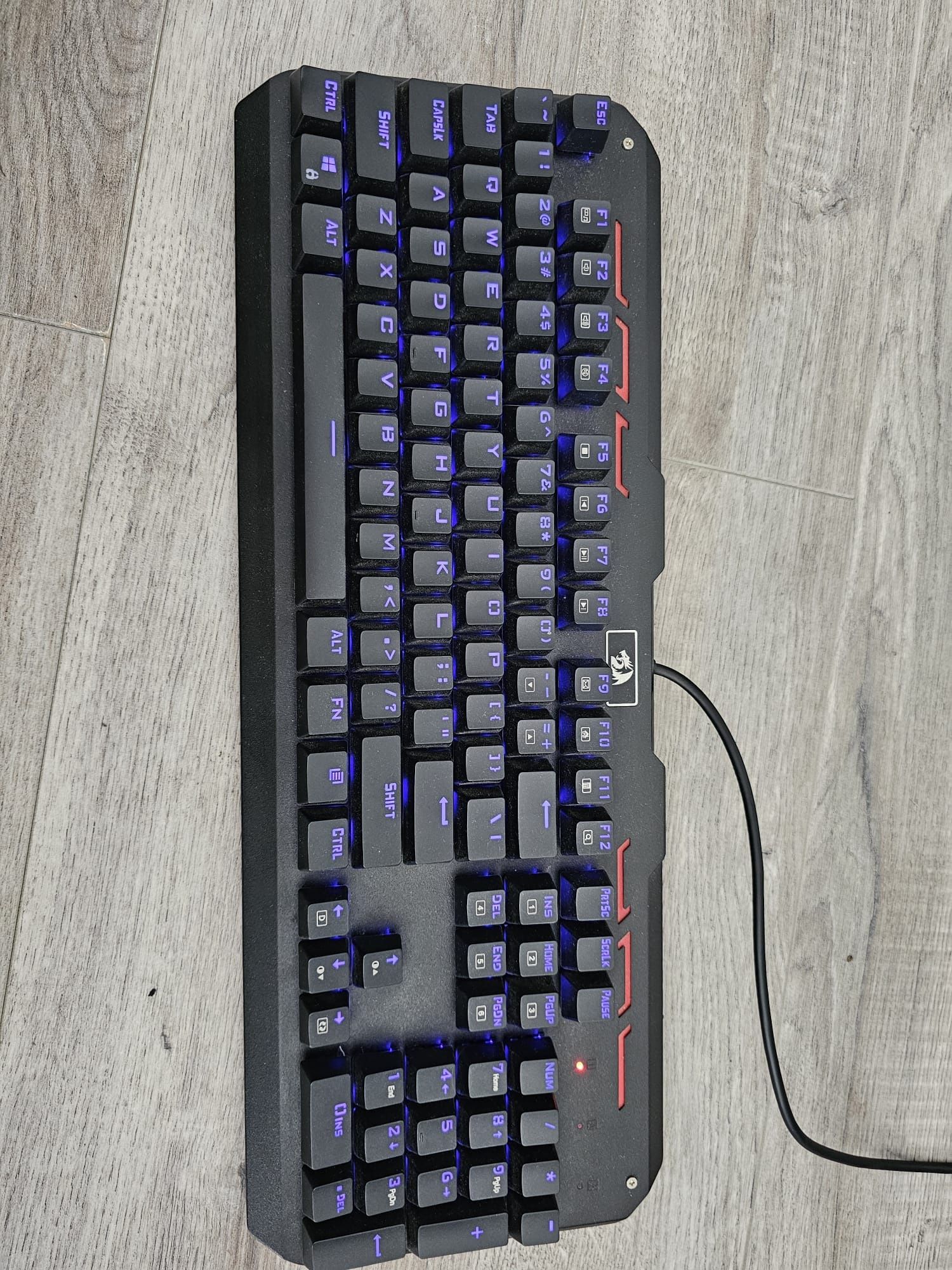 Tastatura Redragon Varuna-mouse HyperX Pulsefire Core