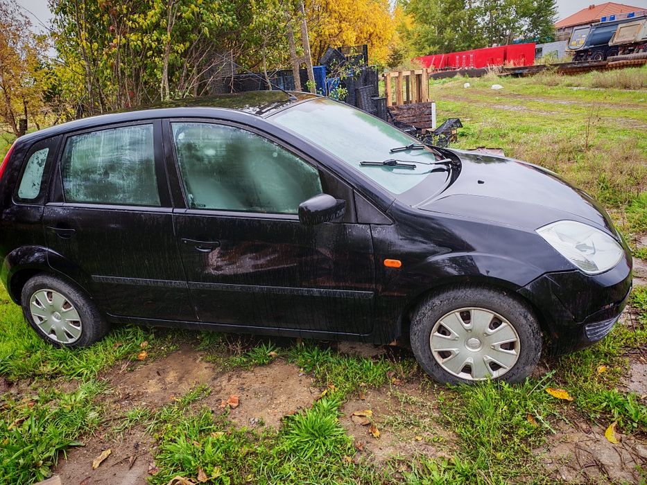 Vând Ford Fiesta