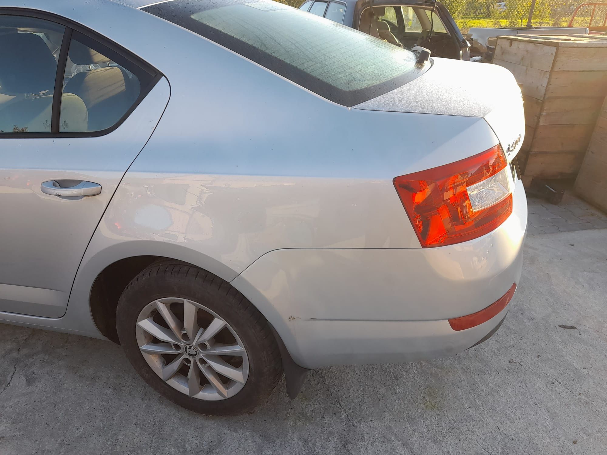 Bară spate,stop, lunetă,aripă spate,fustă spate Skoda Octavia3 berlina