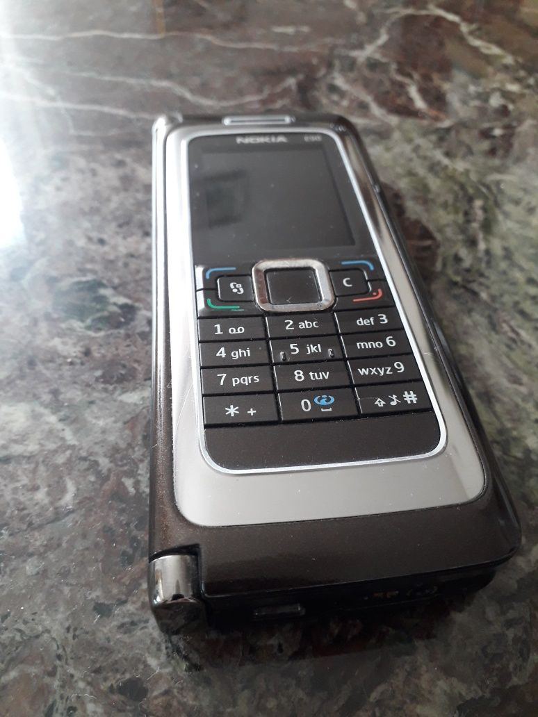 Vand Nokia E90 Communicator. Stare foarte buna