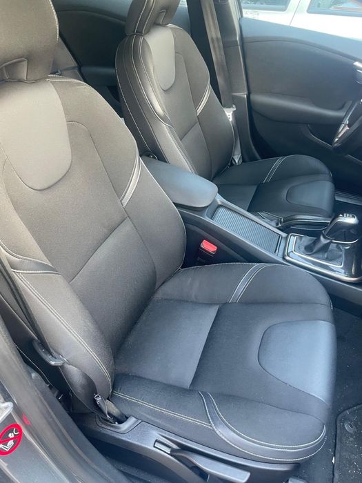 Vand Volvo v40 2.0 diesel 150 cp 2017