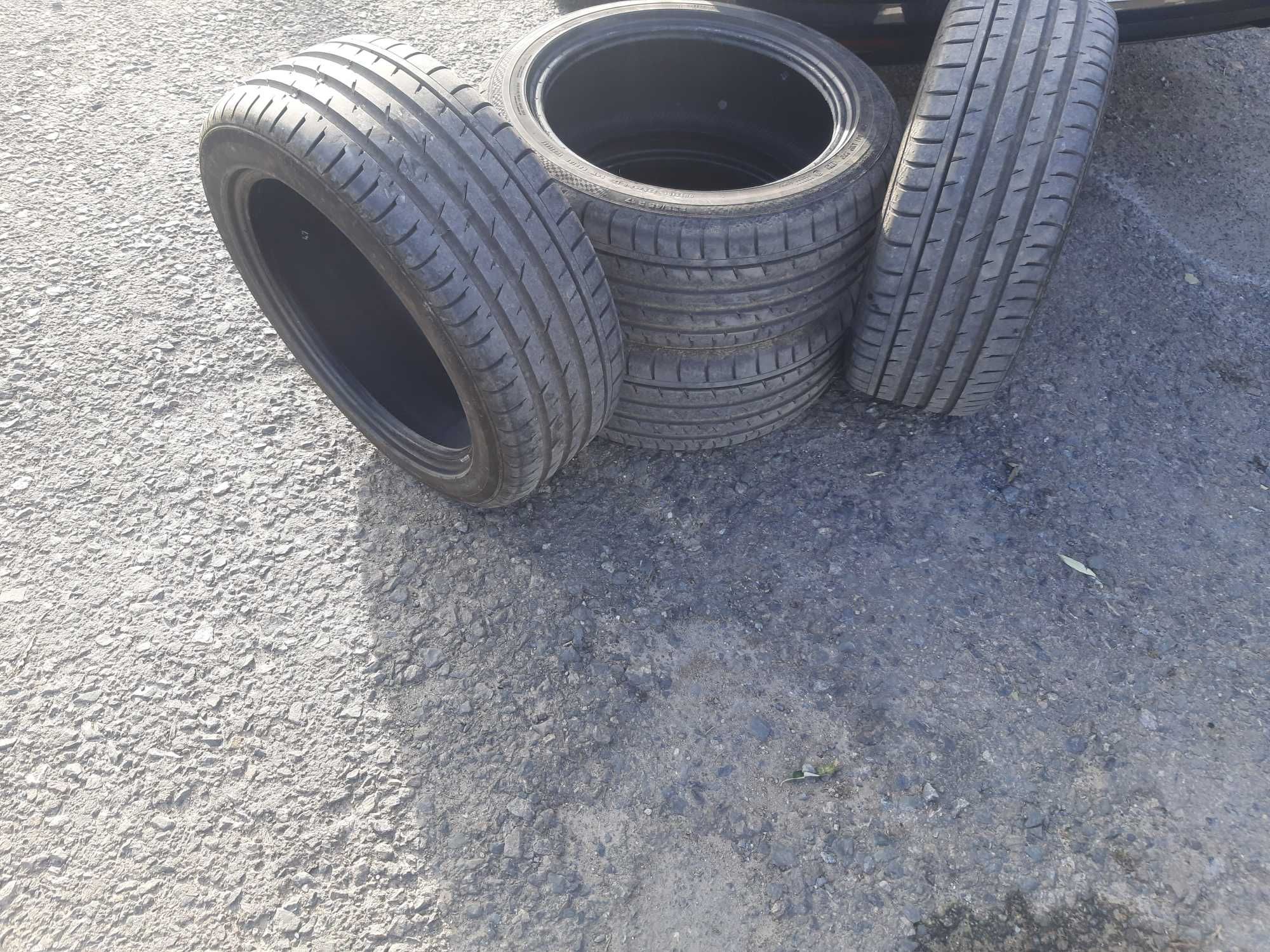 Cauciucuri 235/45R17