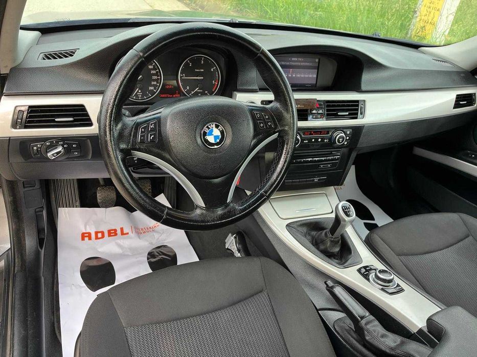 Vand bmw seria 3 e90 Berlină model Facelift  euro 5 motor 2.0D