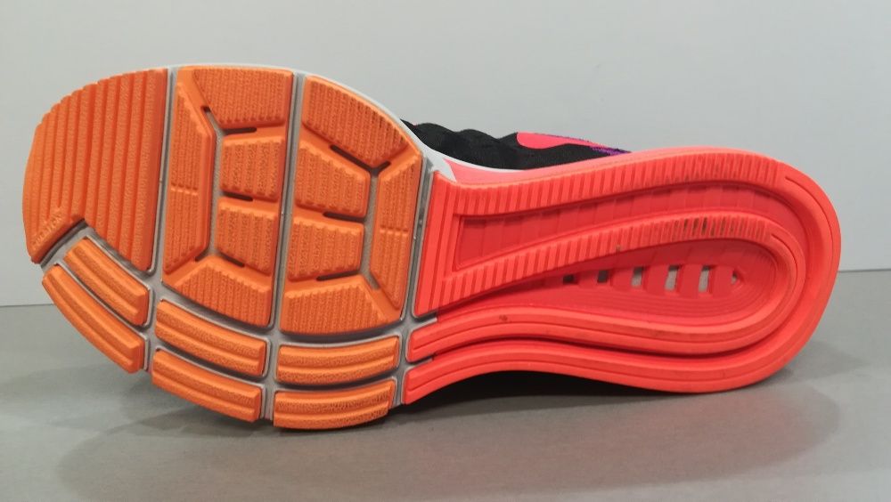 Nike Zoom Vomero10 N37,5/23,5sm-мрежа.Нови.Оригинал.