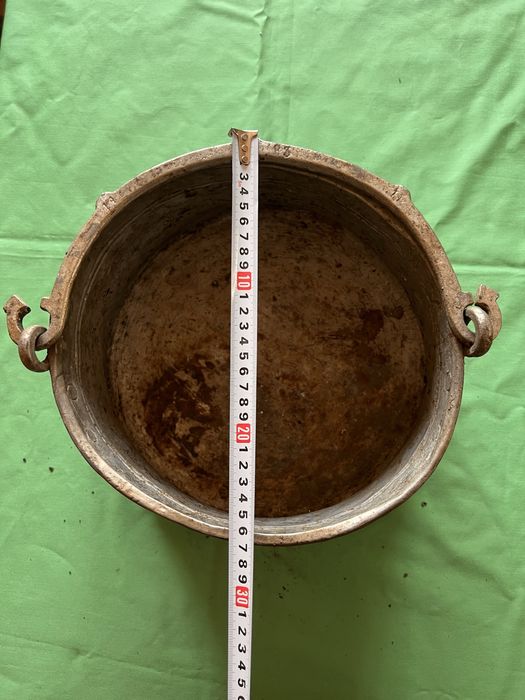 Антикварен меден менец