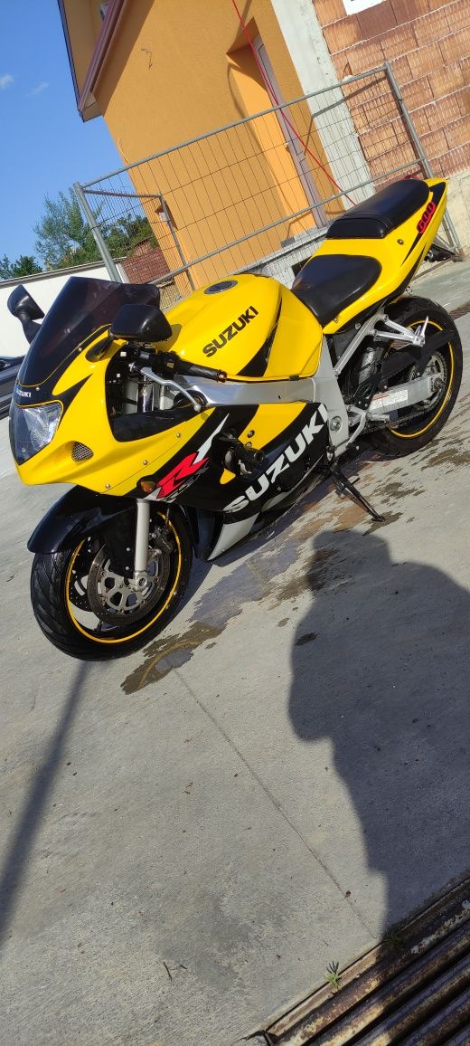 SUZUKI gsxR k2 600