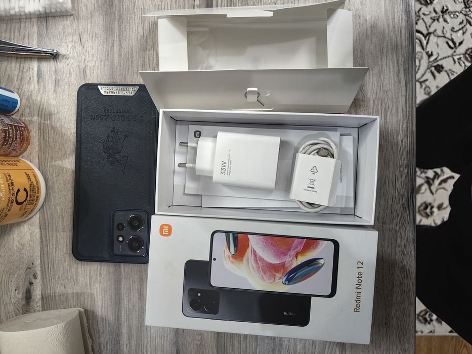 Prodam srochno Redmi note 12  256 gb , komplekt, chetko rabotaet