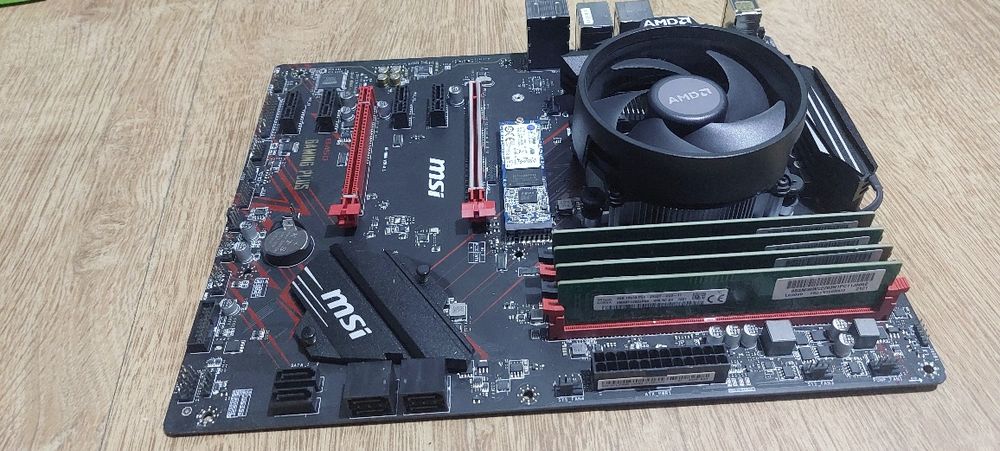 Placa msi B450 GAMING PLUS