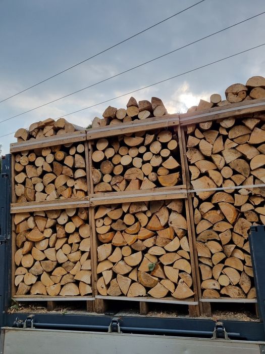 Lemne de foc taiate si sparte