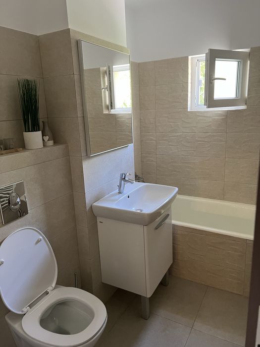 Inchiriez apartament