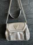 Дамска чанта GUESS