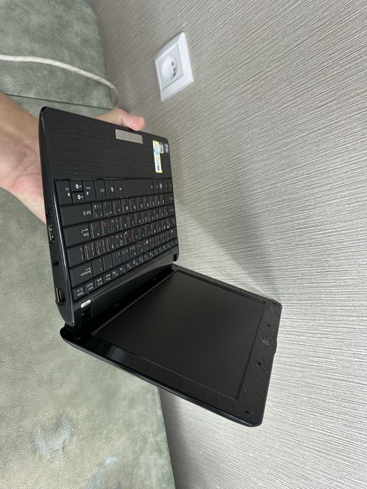 Проадется старый ноутбук Asus