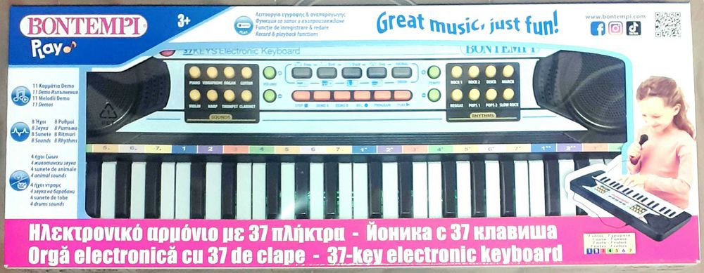 Пиано (йоника) с 37 клавиша. Микрофон. USB кабел. Множество опции.